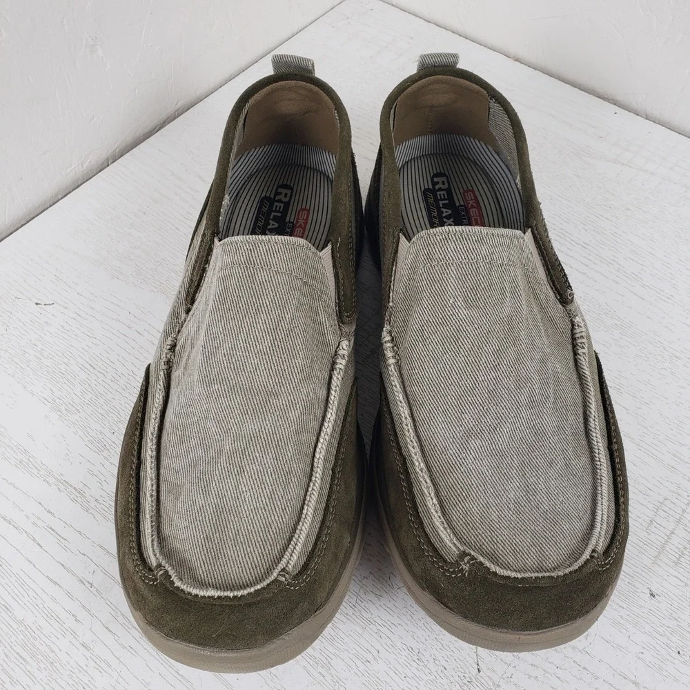 Skechers‎ Superior Milford Men's Size 10 EEE Relaxed Olive Green Canvas Loafers